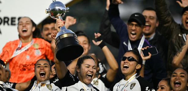 Brasil se destaca no futebol feminino com jogadoras que brilham e inspiram