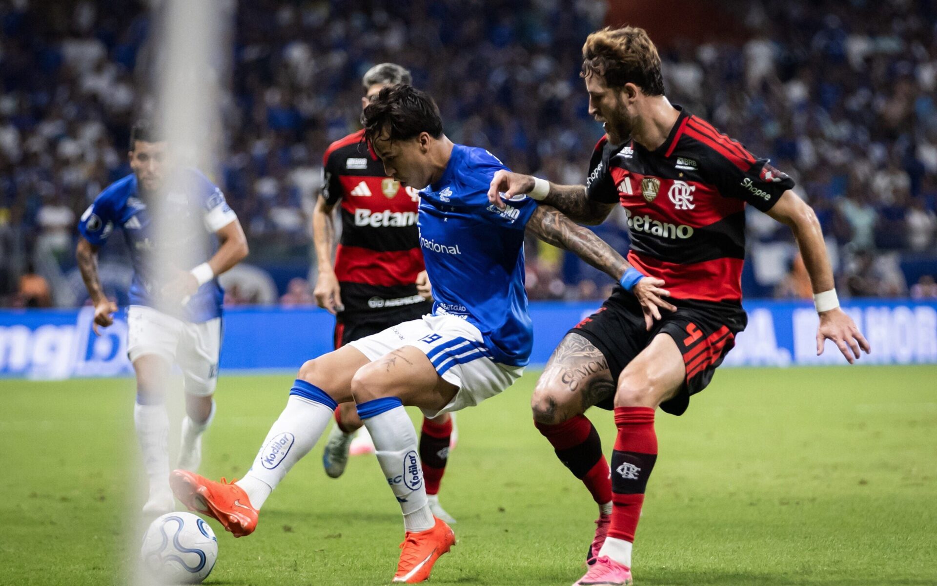 Quarta-feira promete emoção com decisões na Libertadores, Sul-Americana e Champions