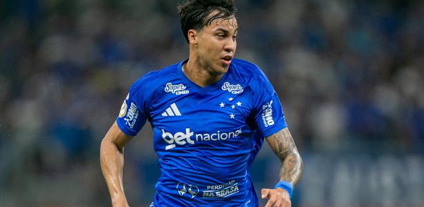 Ruan Tressoldi sofre concussão e deixa campo; Vitão entra no lugar