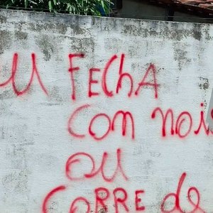 Polícia de Alagoas investiga pichações ligadas a facção na cidade de Coruripe