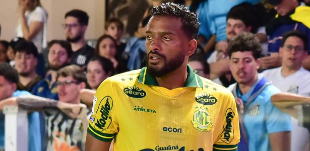 Reinaldo é alvo de cusparada durante jogo entre Mirassol e Santos
