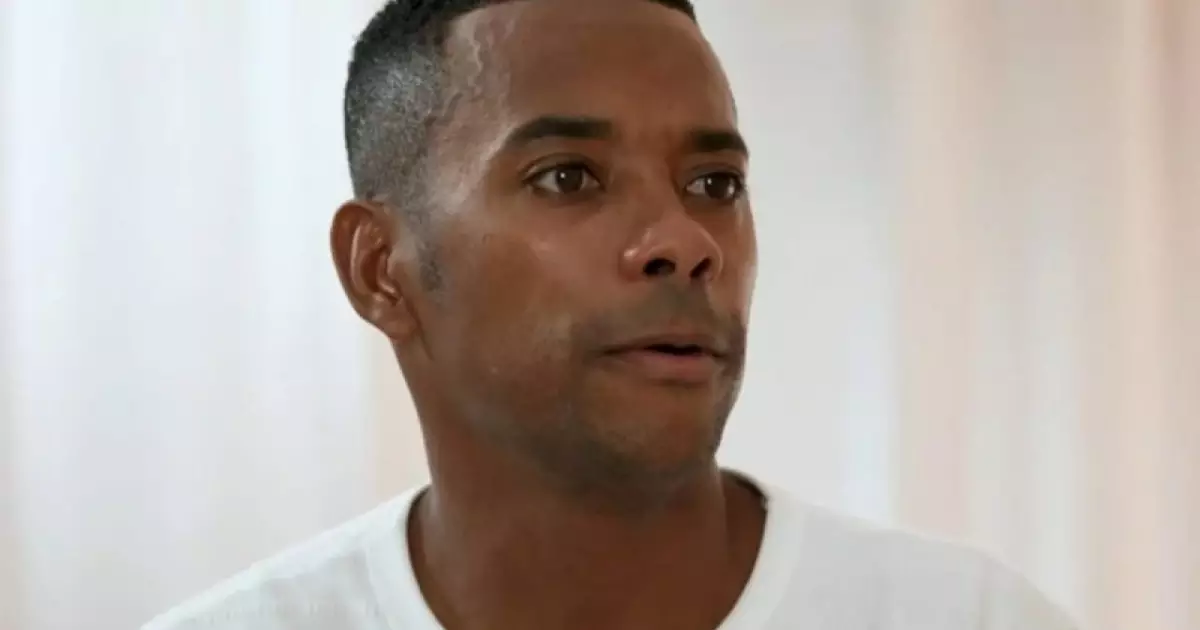 Ícaro Silva como Robinho em Tremembé: futebol e tensão na nova temporada