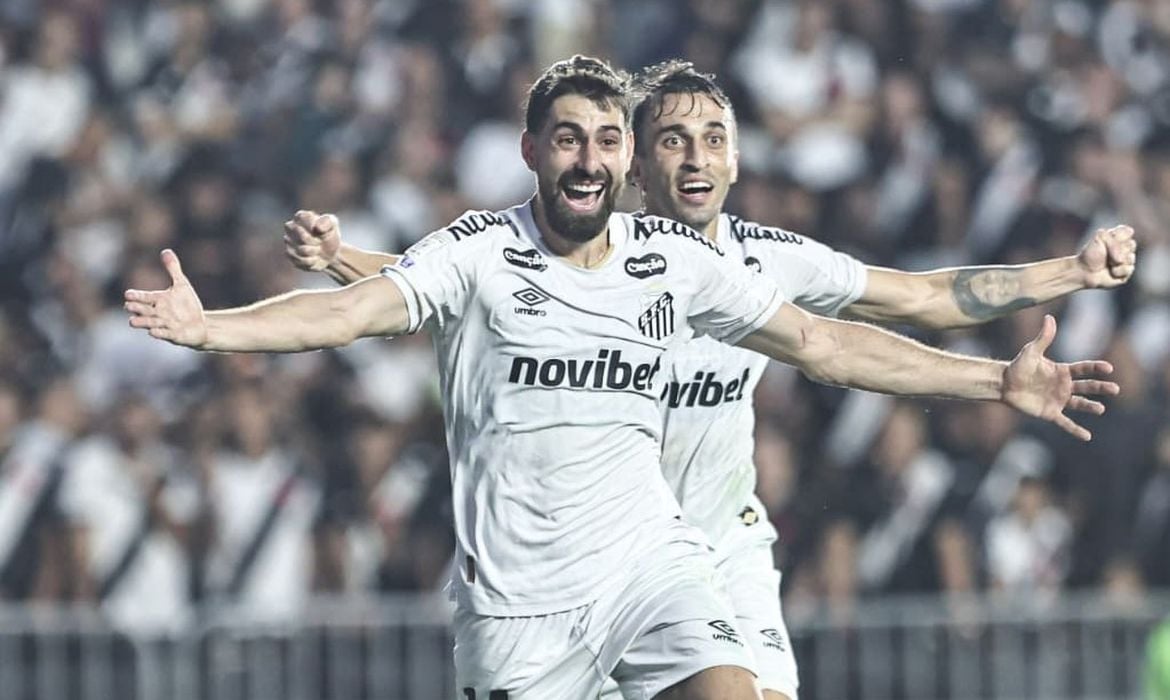 Santos Resgata Vitória Crucial e Sai da Zona de Rebaixamento no Brasileirão