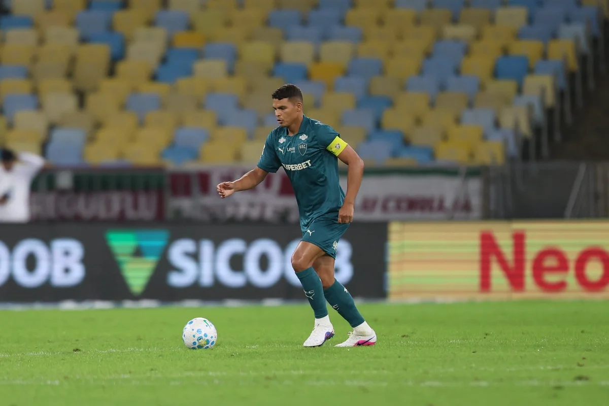 Fluminense oficializa saída de Luis Zubeldía e Thiago Silva se despede nas redes
