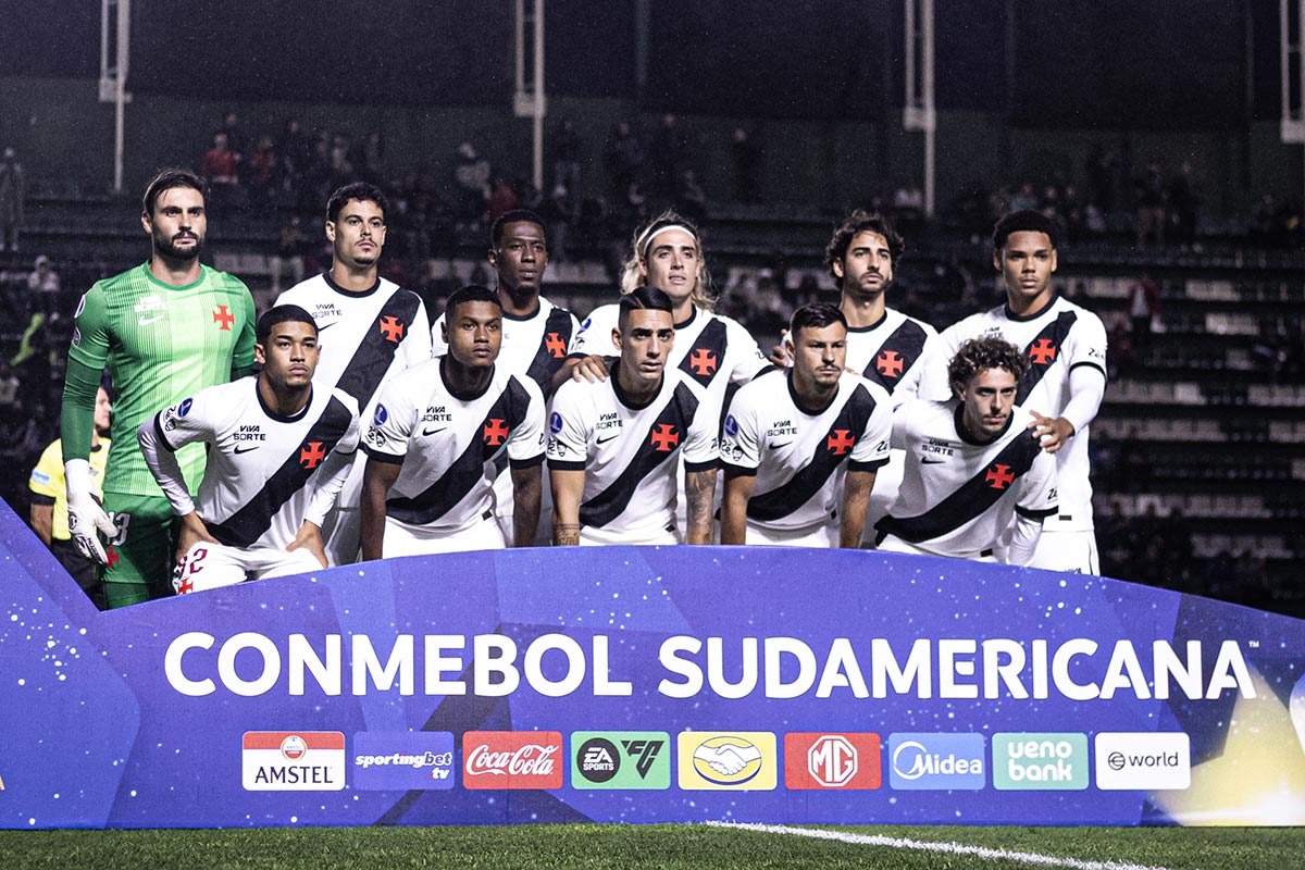 Vasco intensifica negociações para contratar atacante Facundo Colidio