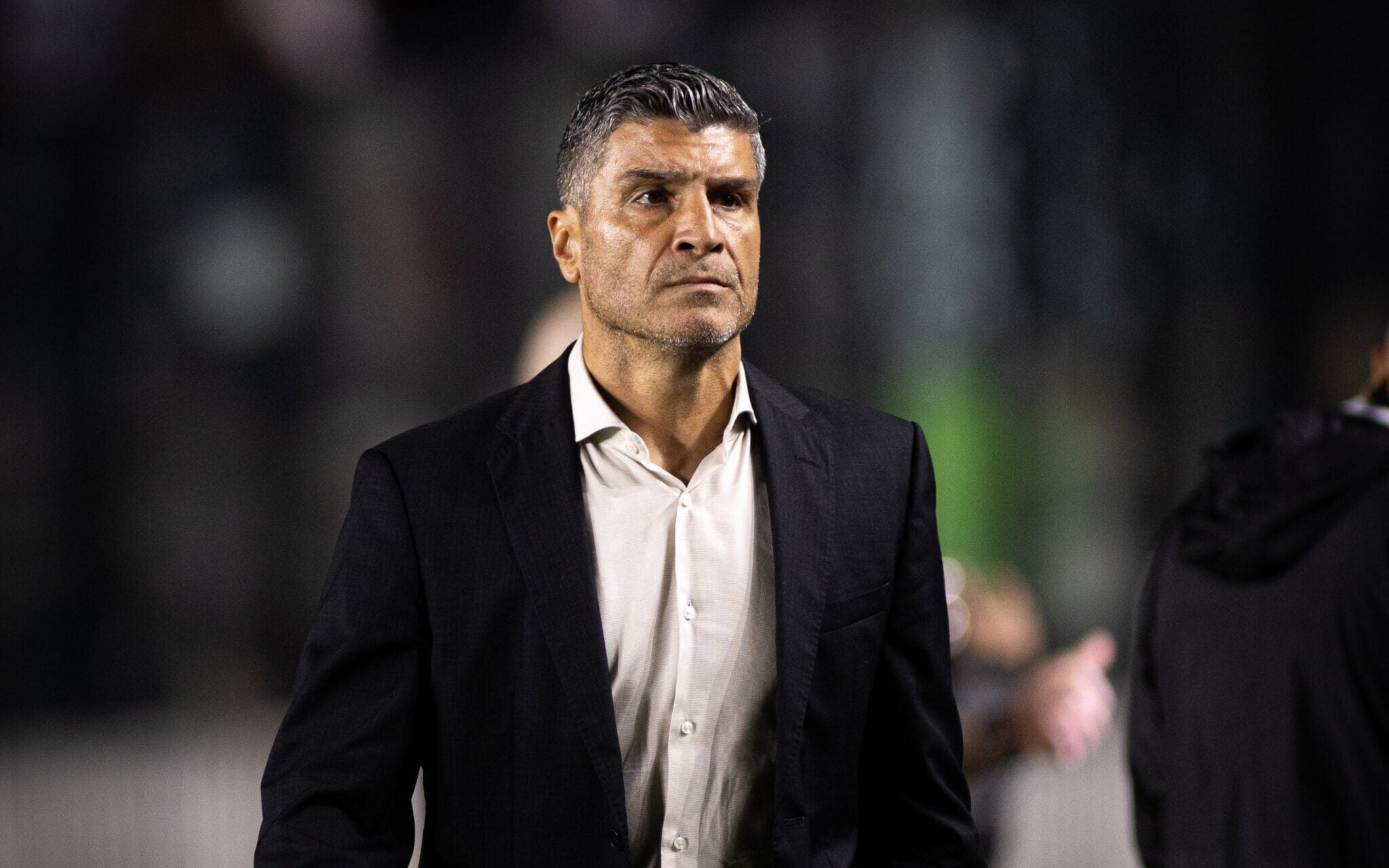 Vasco mostra evolução defensiva sob Pedro Emanuel e segura empate com Fluminense na Copa do Brasil