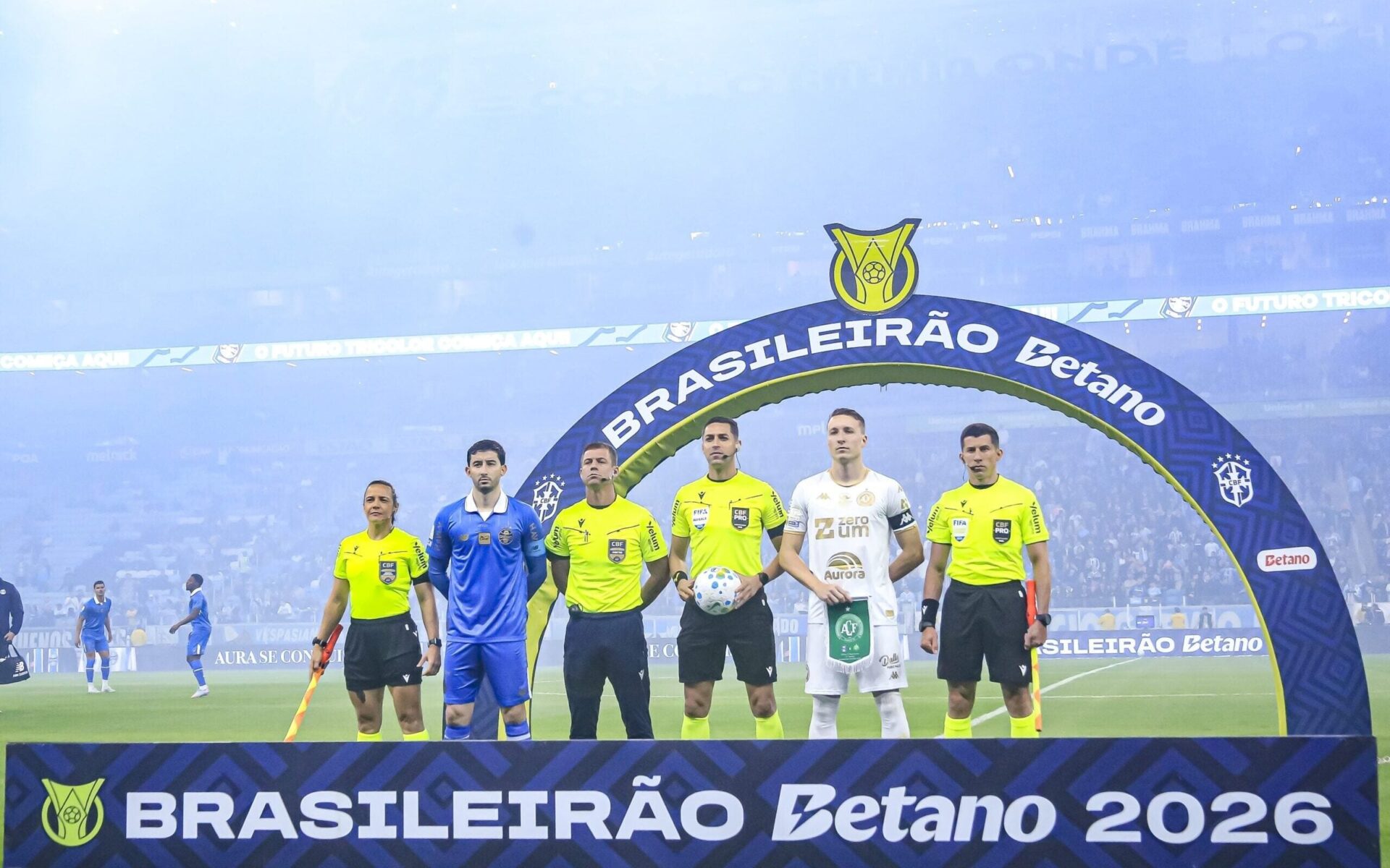 Grêmio e Chapecoense empatam em jogo eletrizante na Arena pelo Brasileirão