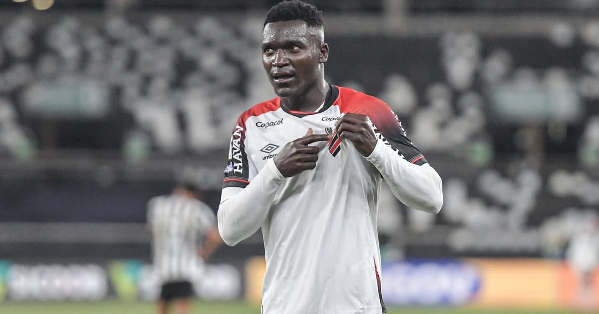 Athletico-PR supera Botafogo com virada emocionante no Nilton Santos