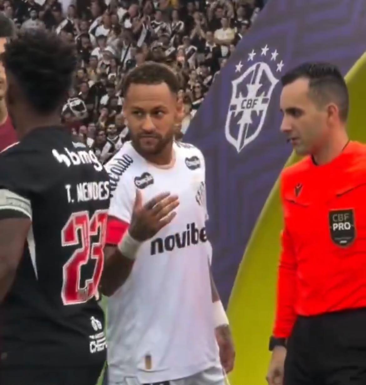 Santos atropela Vasco em São Januário e provoca o rival nas redes sociais