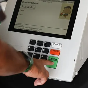 Horário de votação das Eleições 2026: saiba quando e como votar no primeiro turno