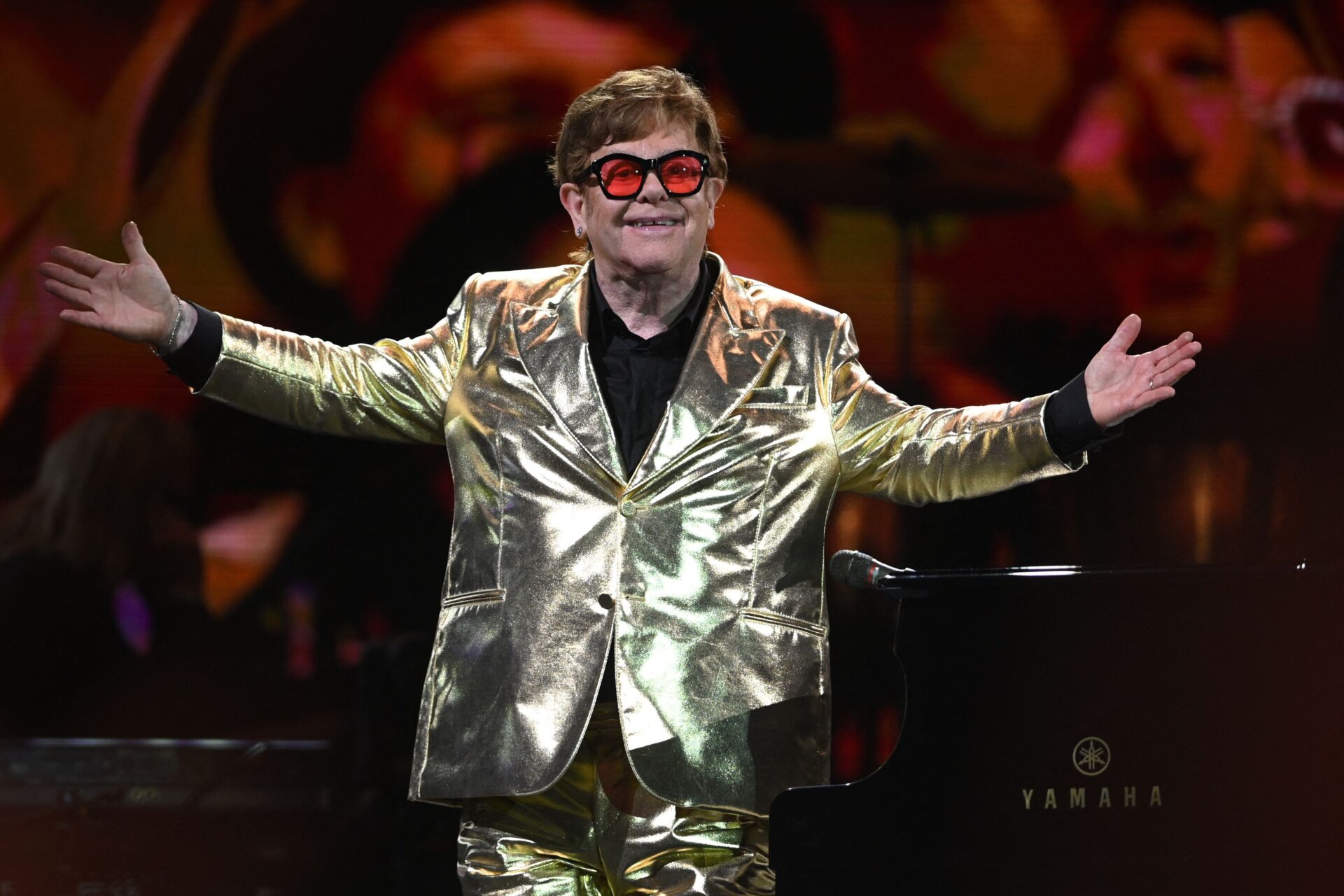 Elton John e o Watford: A História de Uma Paixão Que Transformou o Futebol Inglês