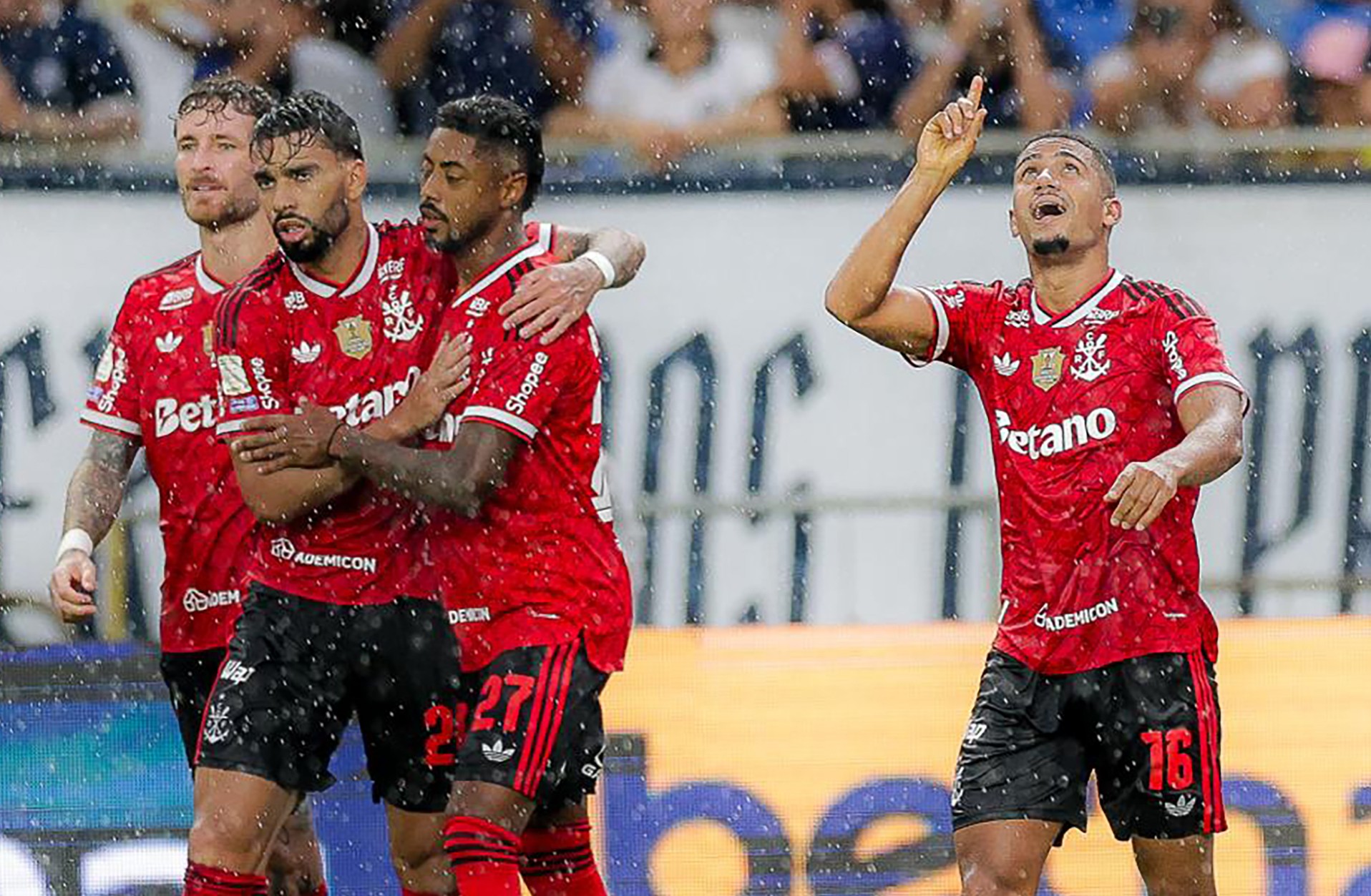 Brasileirão 2026: Disputa acirrada entre os líderes esquenta a reta final