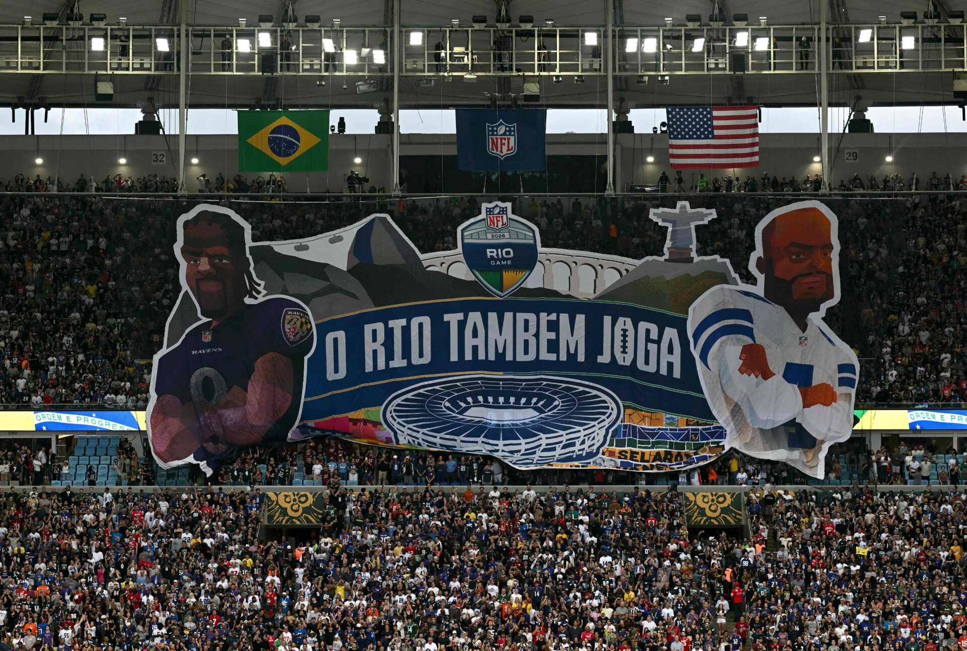 Maracanã vibra com recorde de público na estreia da NFL no Rio de Janeiro