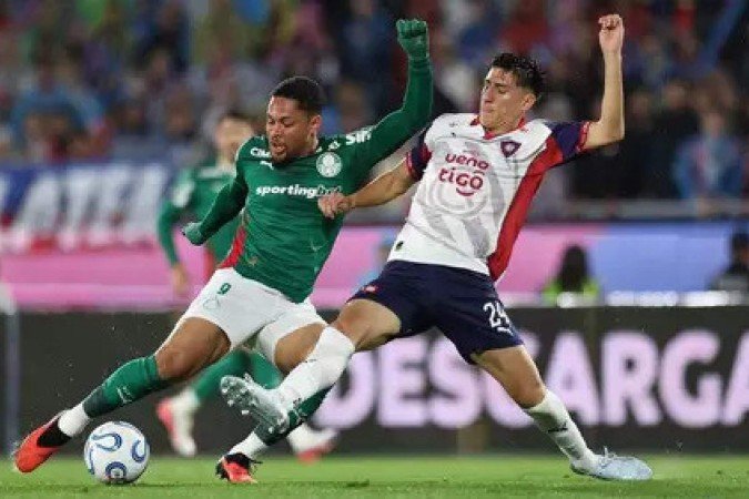 Vitor Roque retoma forma no Palmeiras e acende esperança para reta final da temporada