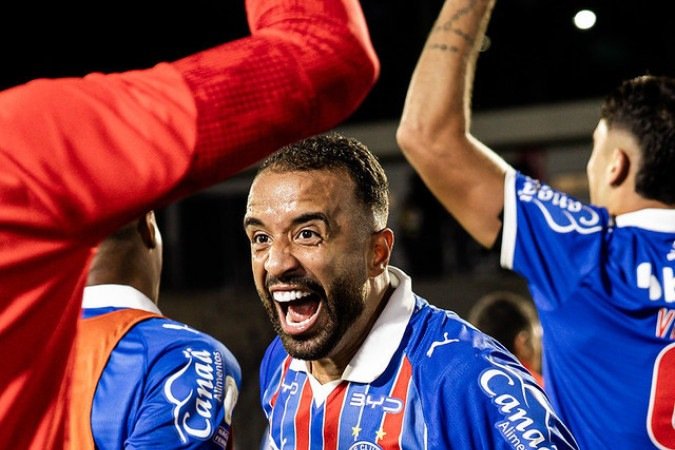Bahia vence Bragantino em duelo eletrizante com placar de 3 a 2