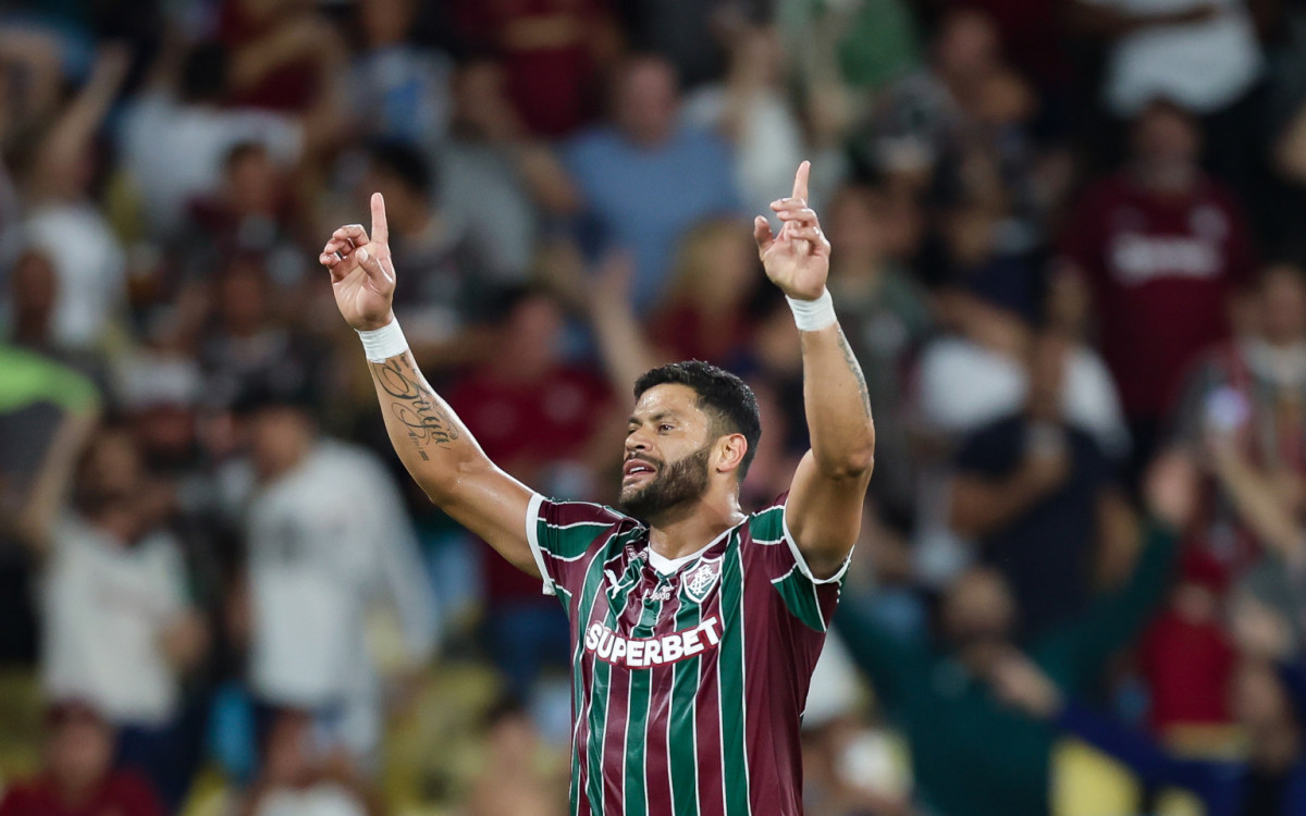 Hulk brilha e Fluminense avança na Libertadores com apoio de Paulo Angione