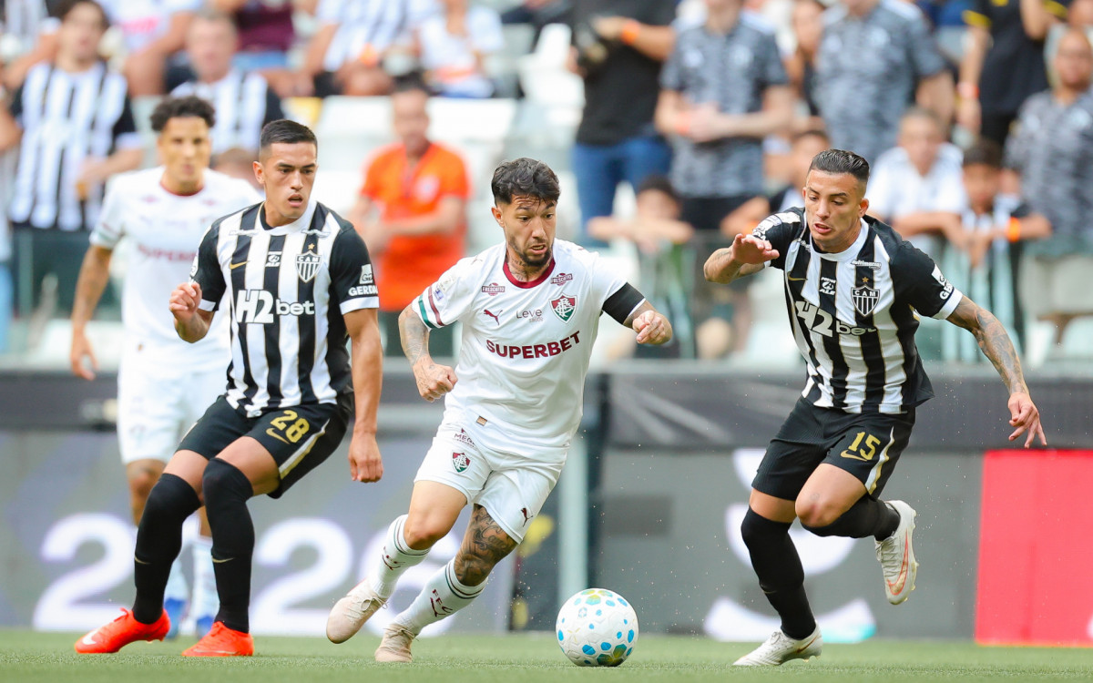 STJD investiga suspeita de apostas em cartões amarelos envolvendo Lucho Acosta no Fluminense