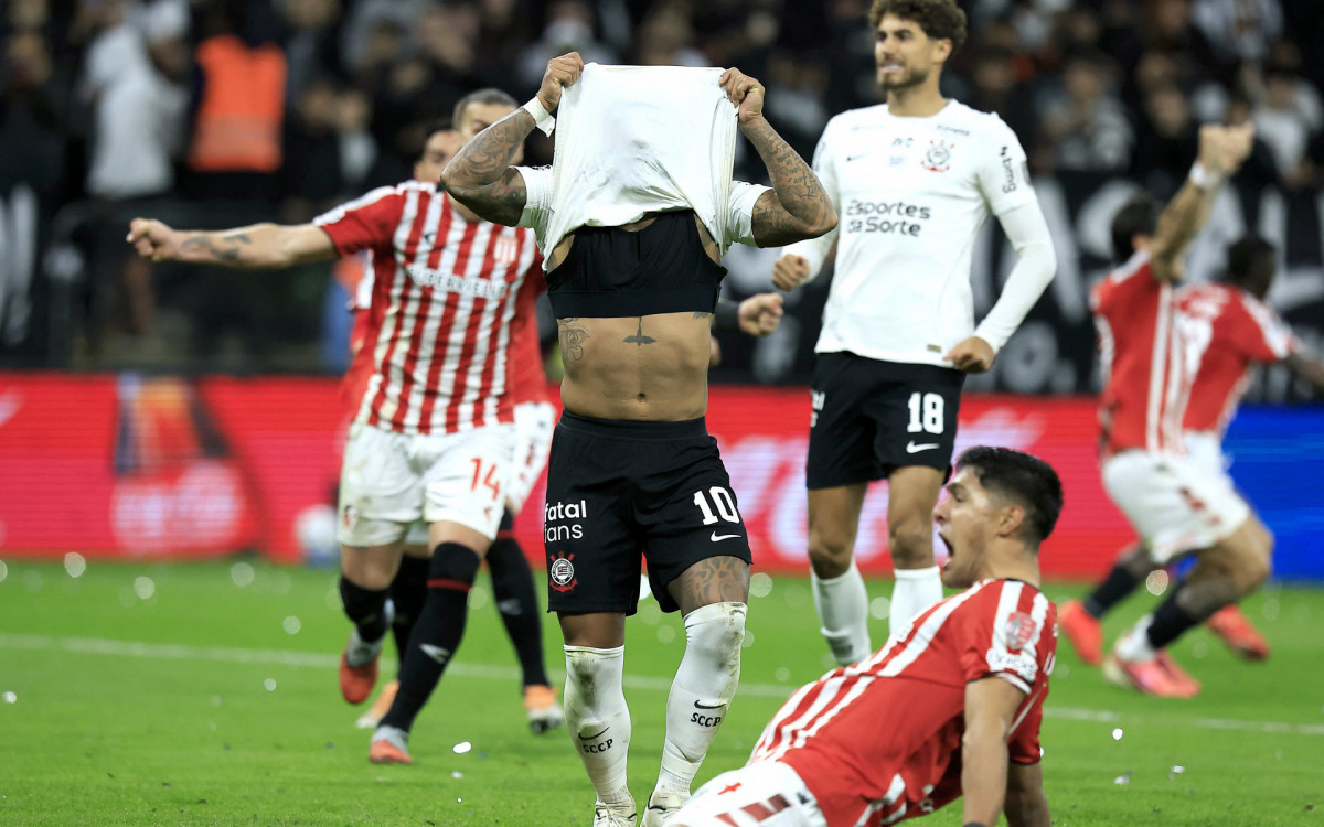 Corinthians é eliminado da Libertadores após derrota para Estudiantes na Neo Química Arena