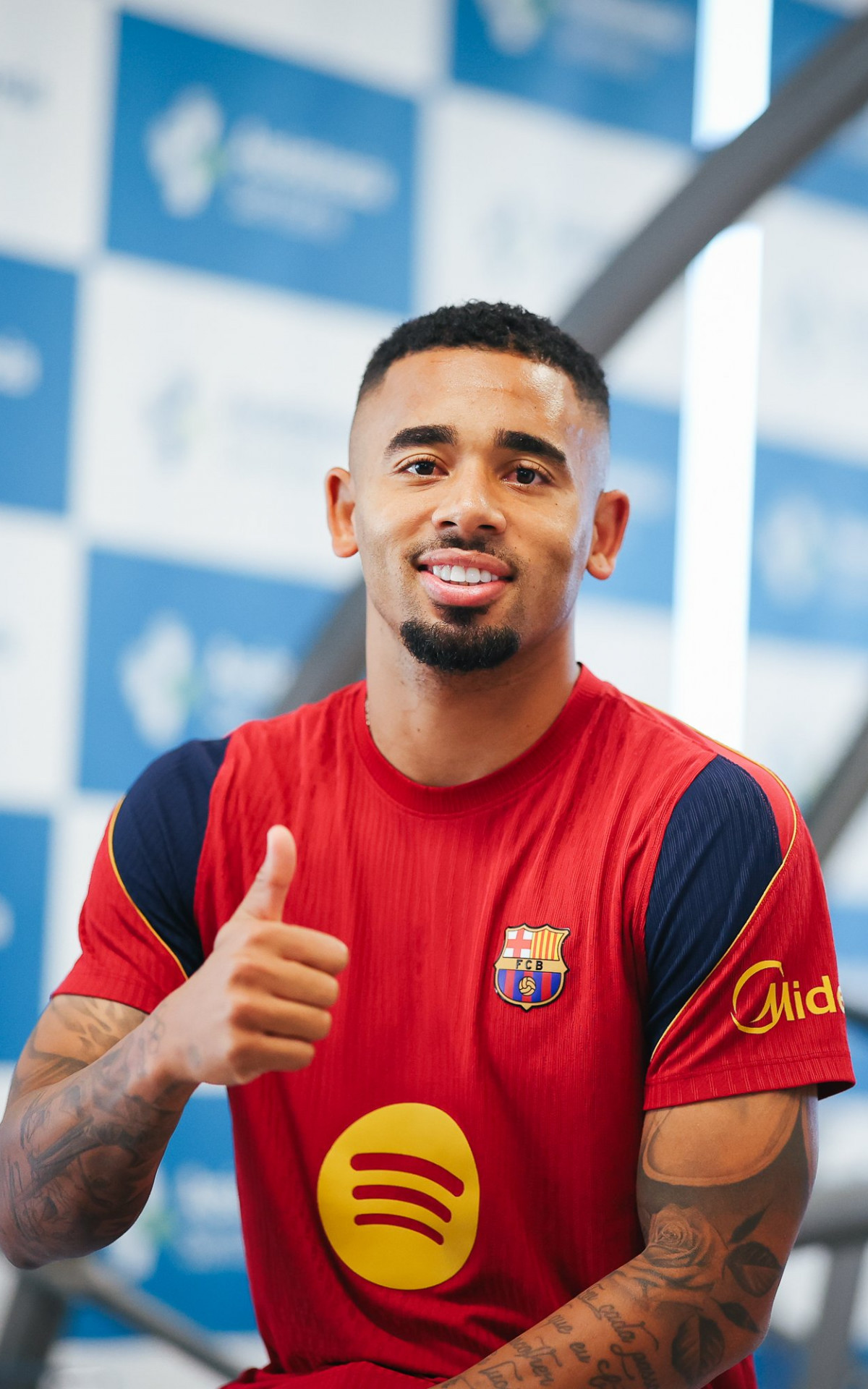 Gabriel Jesus é confirmado como reforço do Barcelona e recebe apoio de Neymar