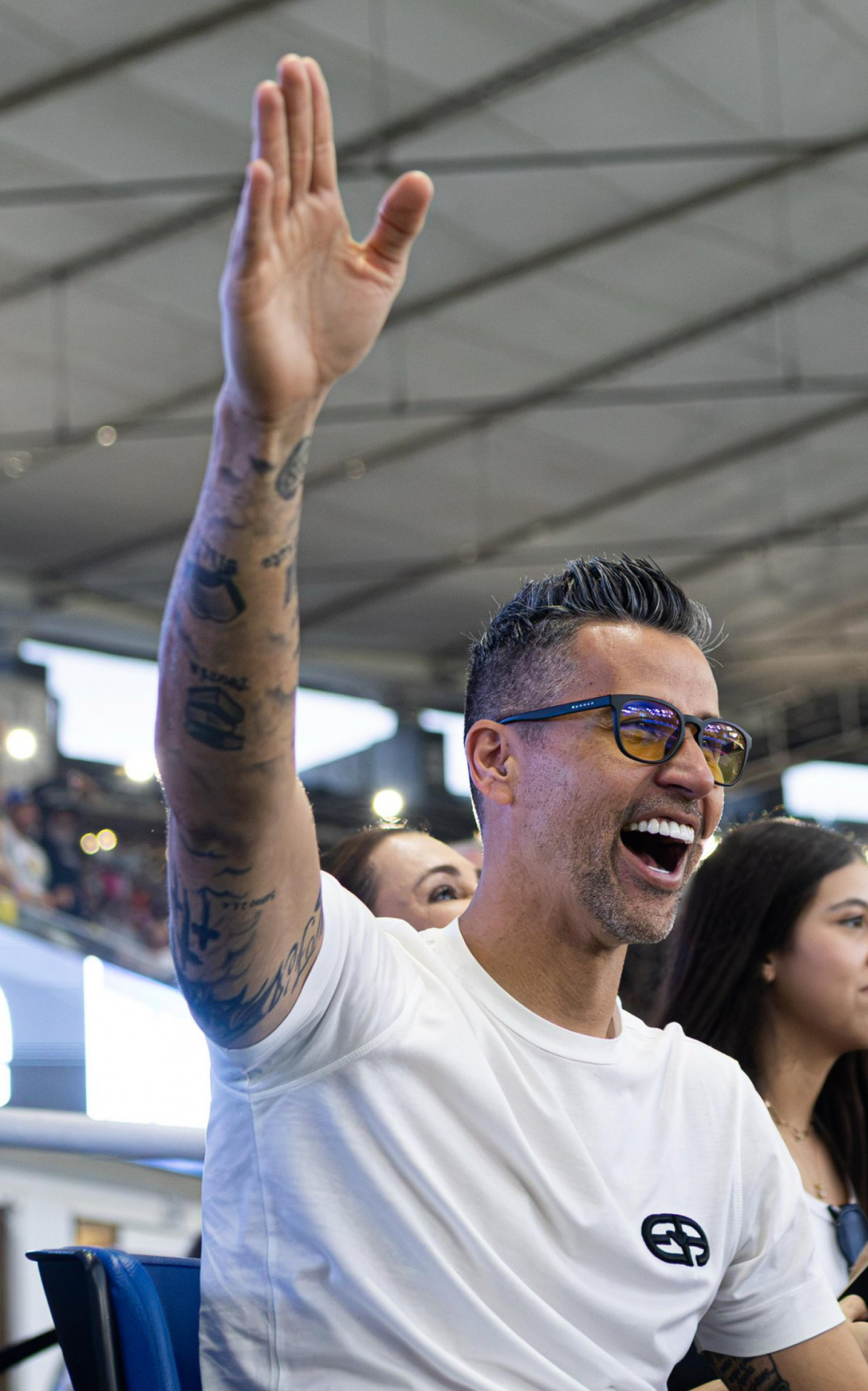 Fábio, goleiro do Fluminense, marca presença em evento da NFL no Maracanã