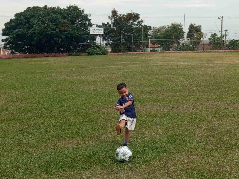 Alex Veron e Kennedy Hessel: a nova geração que já respira futebol desde a infância