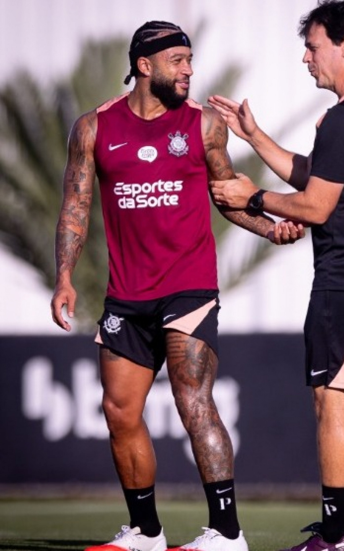 Corinthians mantém Fernando Diniz no comando apesar da pressão da torcida