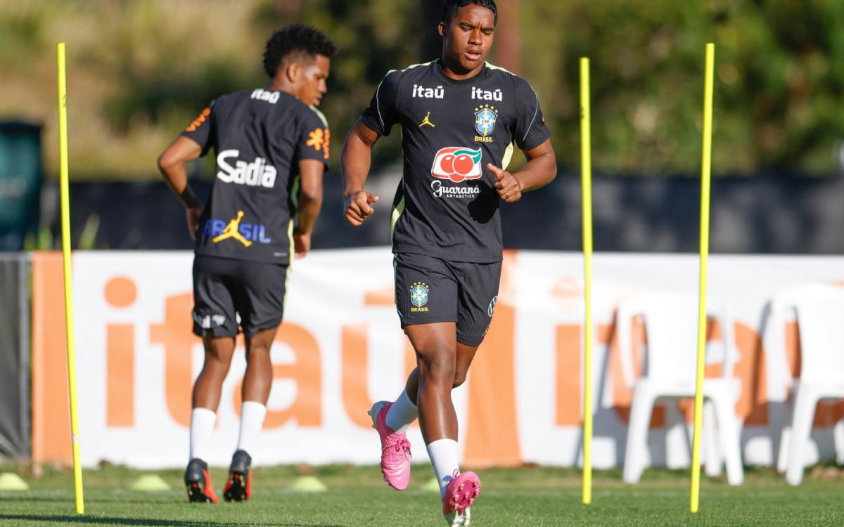 Endrick revela como lida com a pressão na seleção brasileira aos 20 anos
