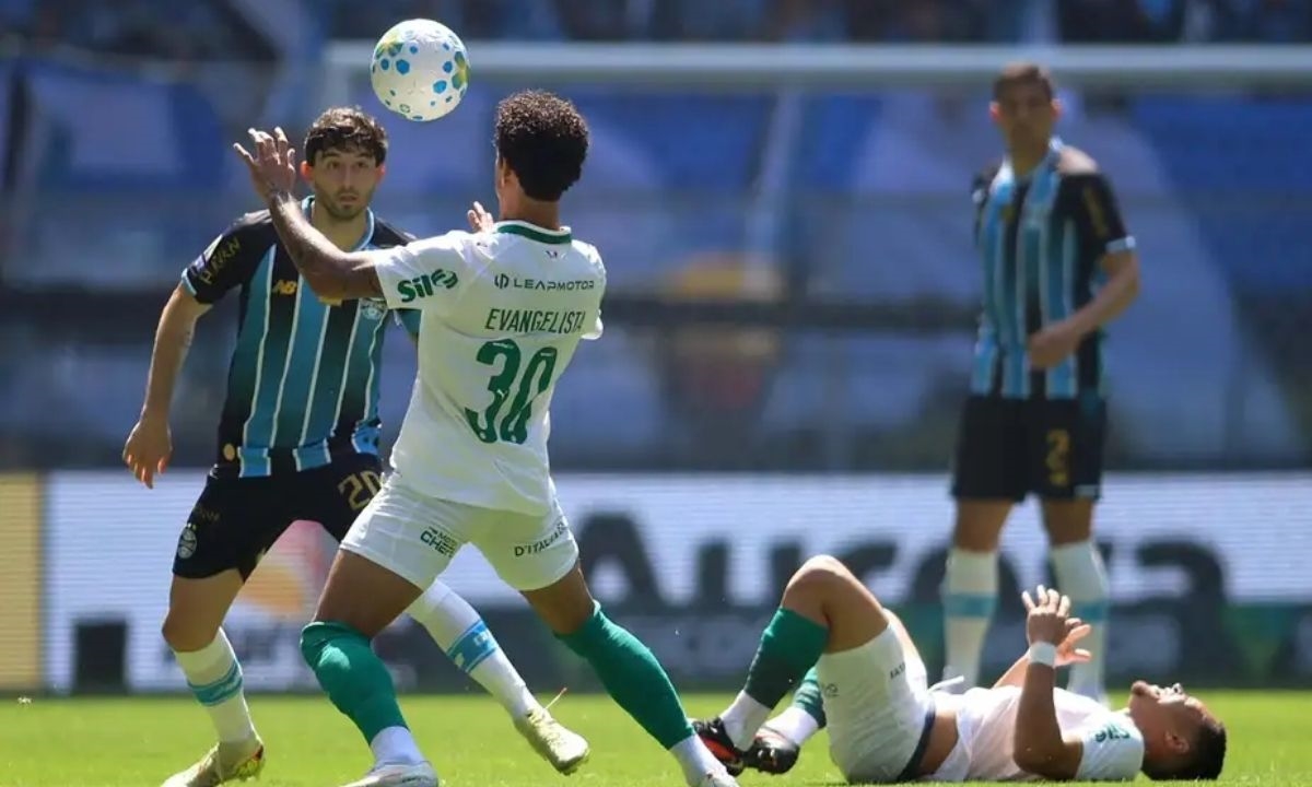 Palmeiras Pressiona, Mas Weverton Impede Vitória Contra o Grêmio