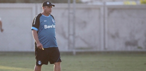 James Freitas troca São Paulo pelo Grêmio para novo desafio na comissão técnica