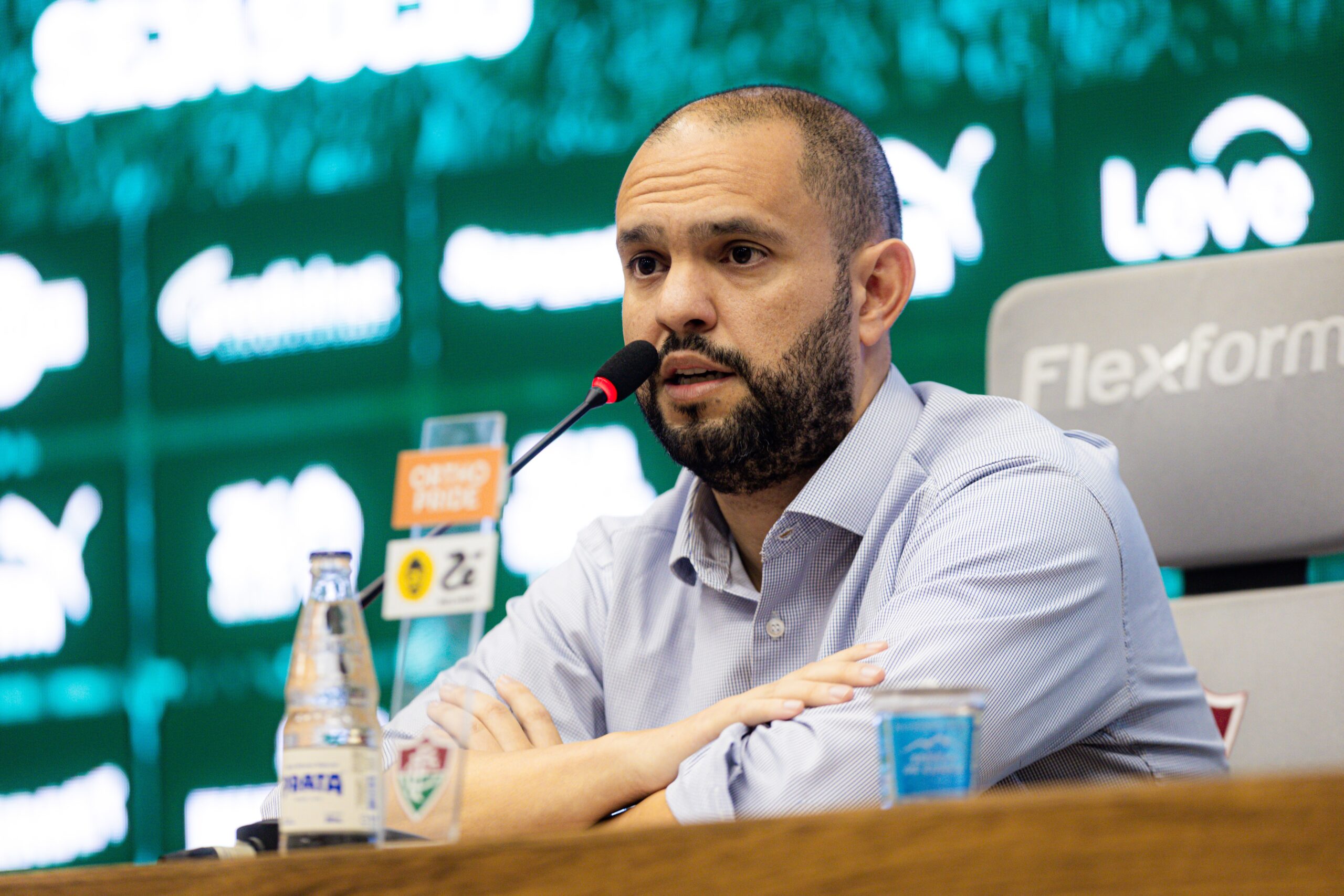 Fluminense enfrenta desafios financeiros e preocupa elenco com atrasos em pagamentos