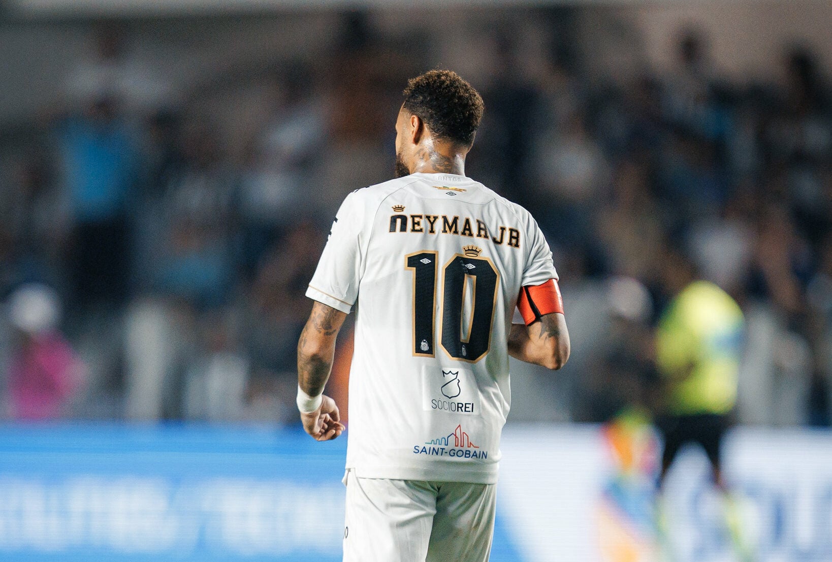 Neymar sofre lesão no clássico contra Palmeiras e preocupa torcida do Santos