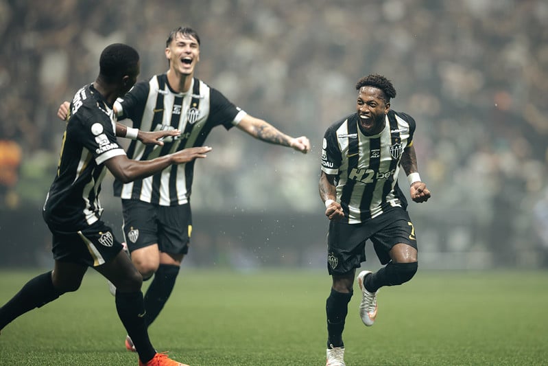 Atlético-MG vence Cruzeiro e avança às semifinais da Copa do Brasil 2026