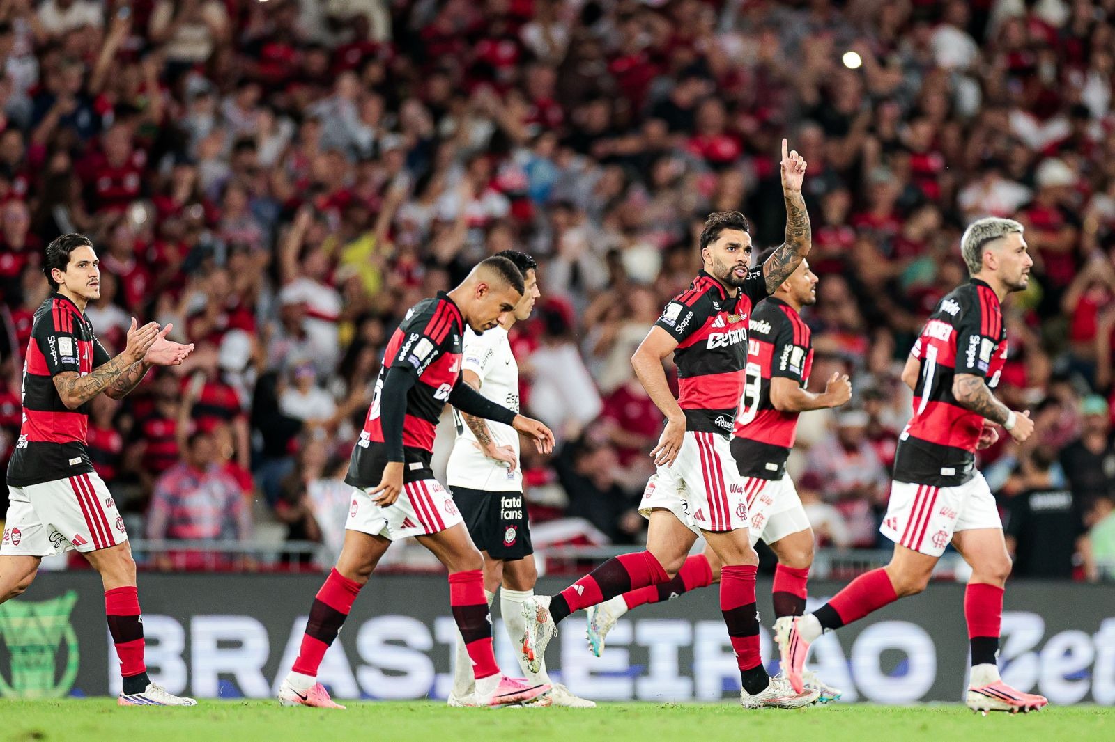 Governo Federal planeja encontro com clubes da Série A para debater futuro do futebol brasileiro