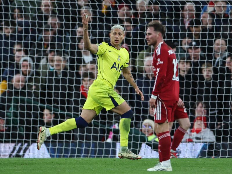 Richarlison fica fora da lista do Tottenham para a Premier League 2026/27