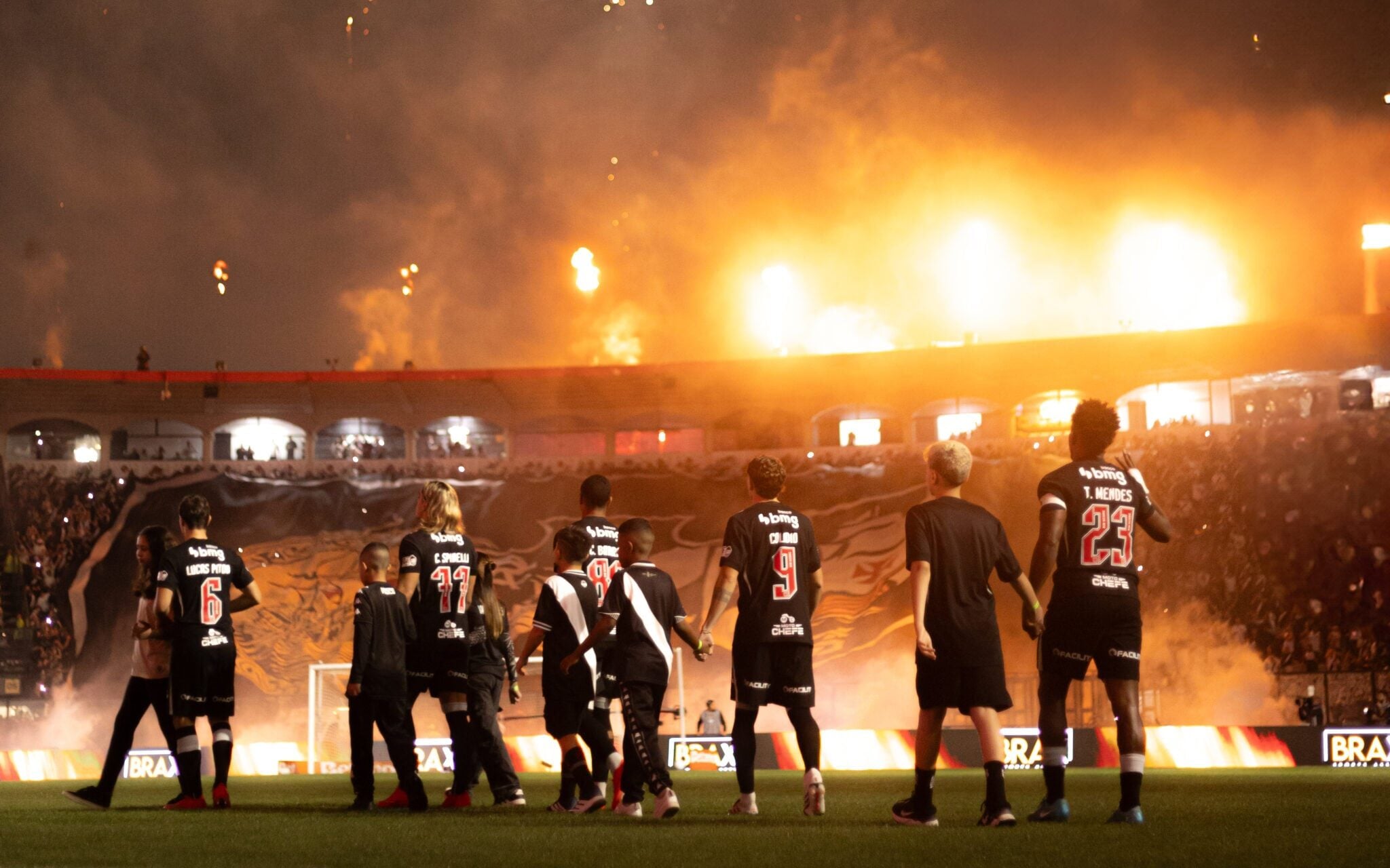 Vasco mantém foco total nas três competições da temporada e não abre mão de nenhuma