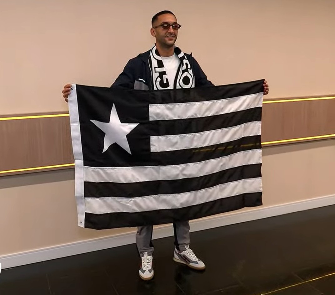Hakim Ziyech é recebido com festa no Rio e está perto de assinar com o Botafogo