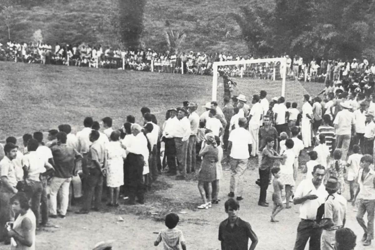 Zico e Roberto Dinamite: Relembre o Clássico dos Milhões em Ewbank da Câmara