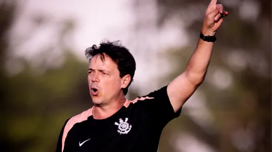 Fernando Diniz aposta que sequência negativa do Corinthians pode virar motivação na Libertadores