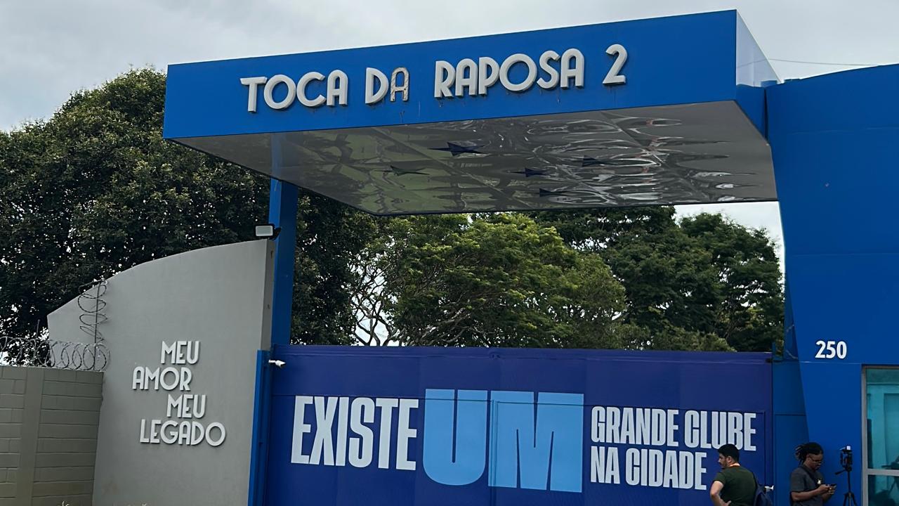 Cruzeiro sofre derrota na Vila Belmiro e torcida explode após atuação fraca