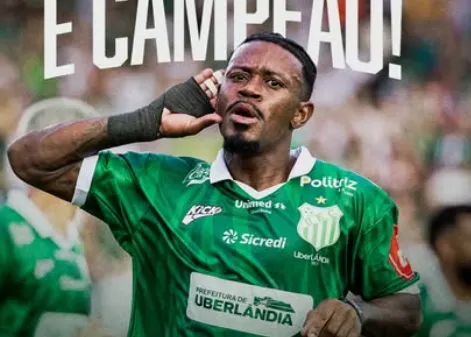 Uberlândia levanta a taça da Série D após empate emocionante em casa