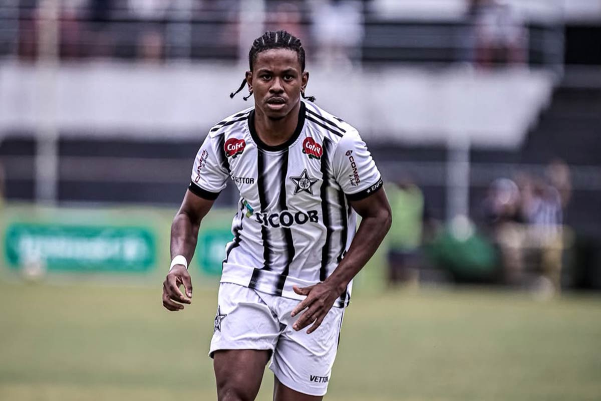 Emerson Min brilha no futebol capixaba e conquista dois títulos em uma temporada