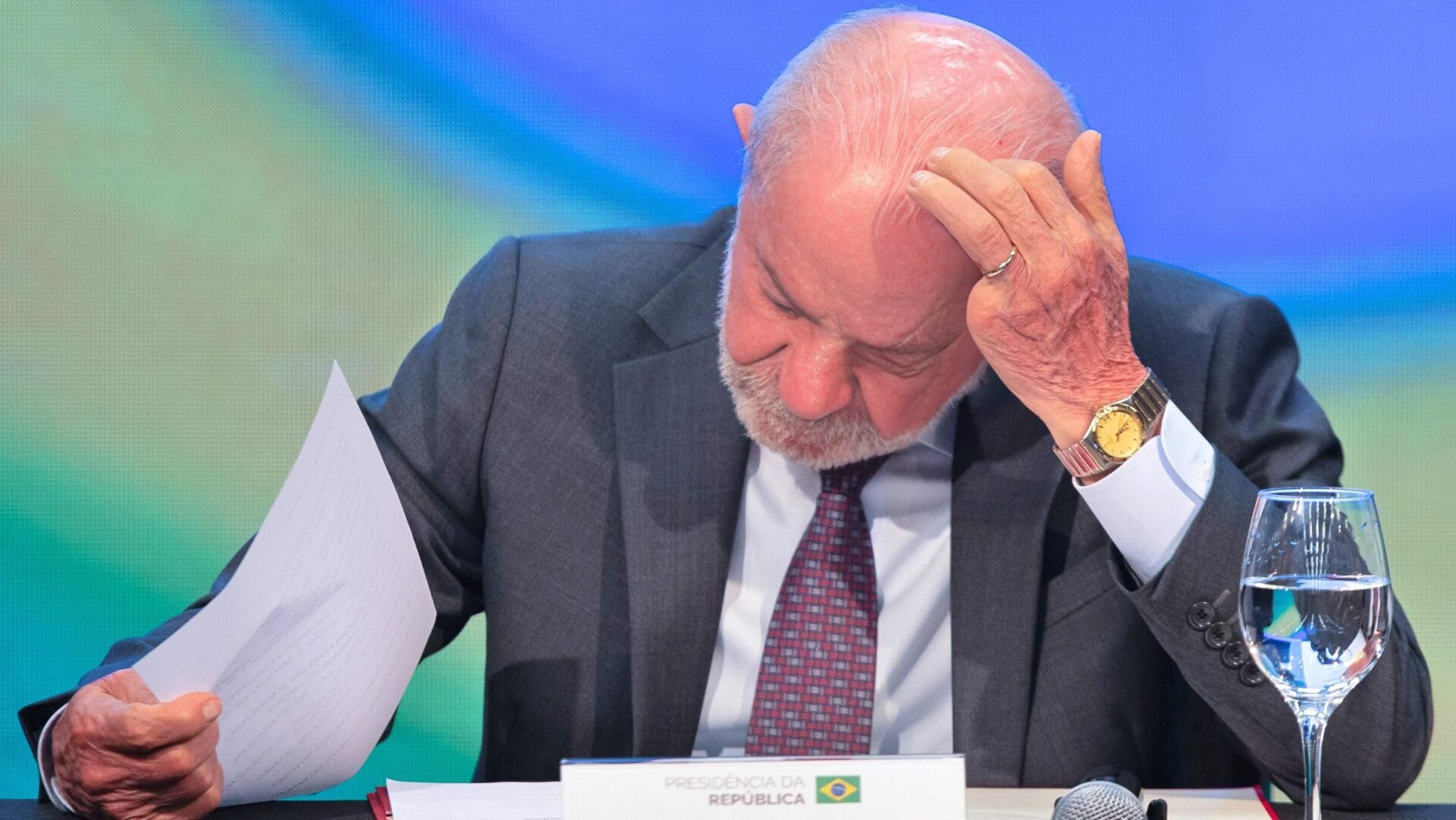 Governo Federal Anuncia Linha de Crédito de R$ 20 Bi para Clubes Após Proibição das Apostas