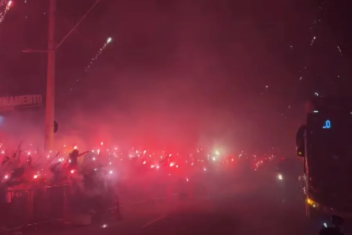 Atlético-MG vive noite de festa e pressão antes do clássico decisivo contra o Cruzeiro – imagem do artigo