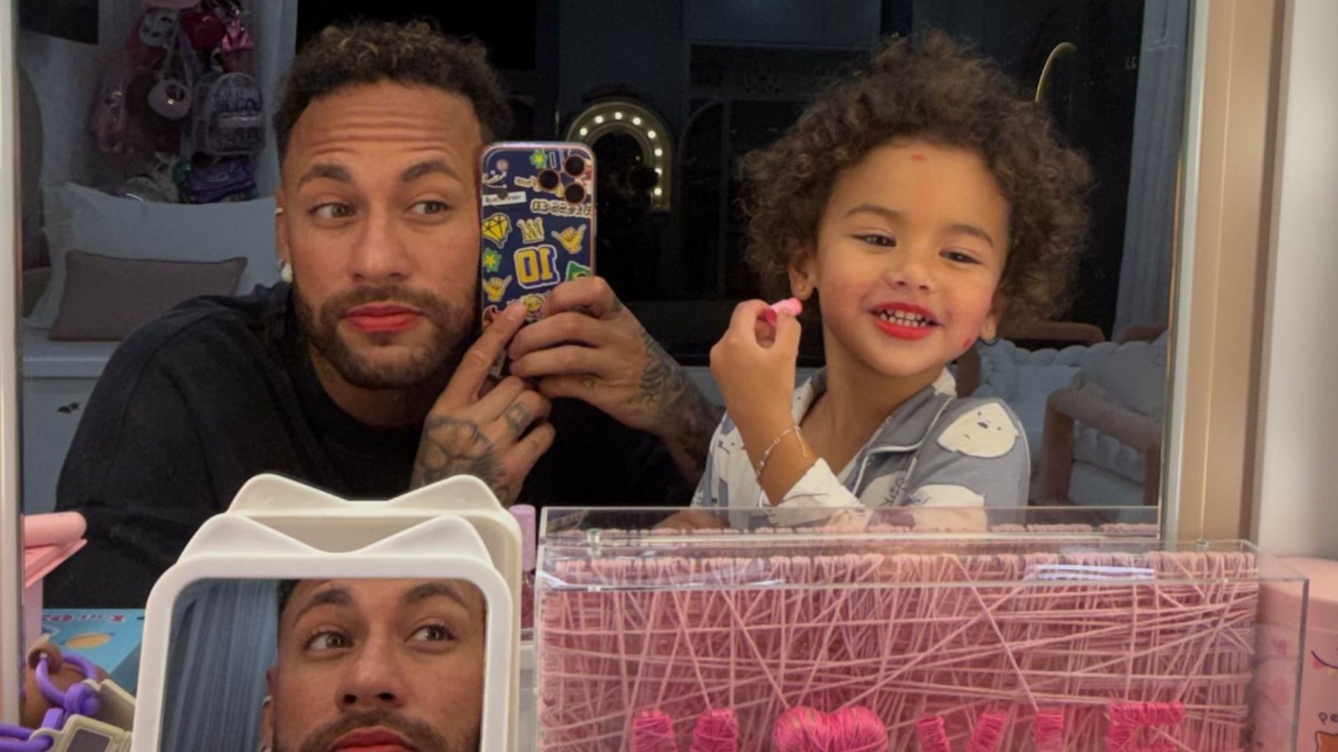 Neymar Jr. aproveita momento em família enquanto Bruna Biancardi está no Rock in Rio