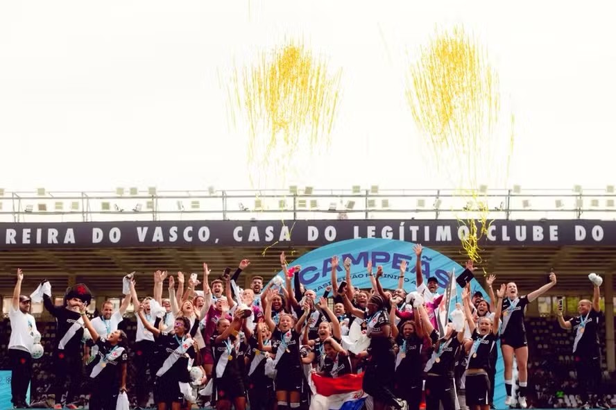 Vasco Feminino Faz História e Conquista Brasileirão A2 com Recorde de Público