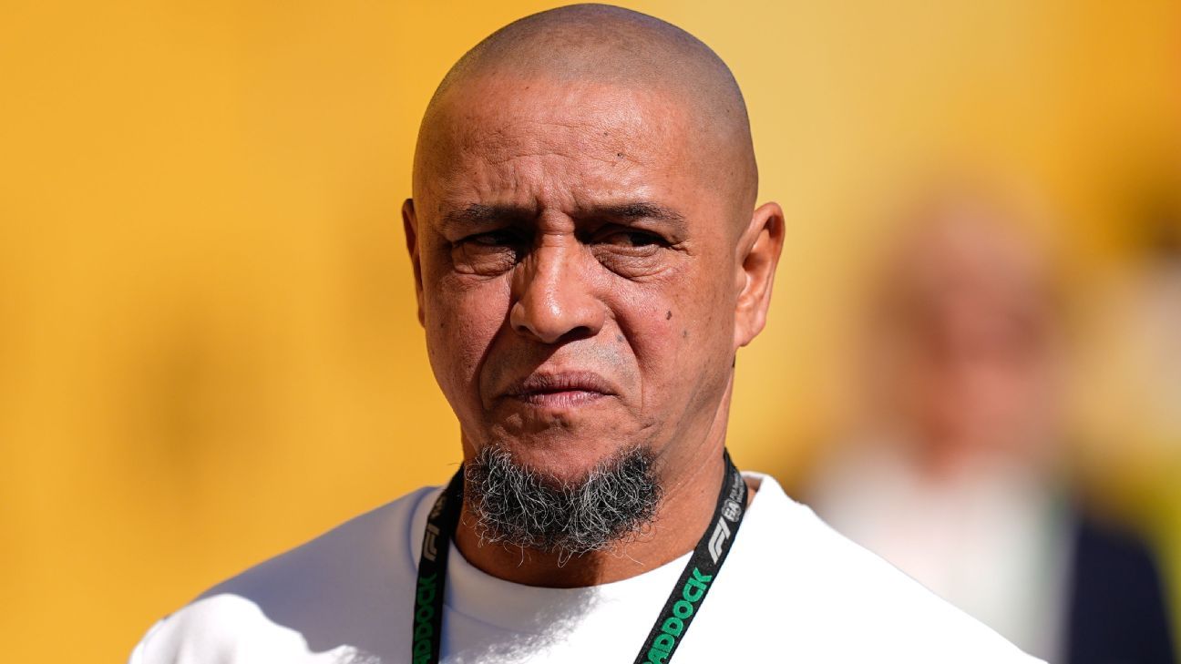 Roberto Carlos revela desafios financeiros após aposentadoria e fala sobre legado no futebol