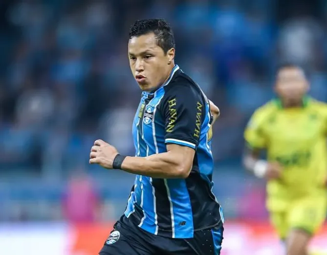 Cruzeiro aciona Grêmio na CNRD por valores pendentes na negociação de Marlon