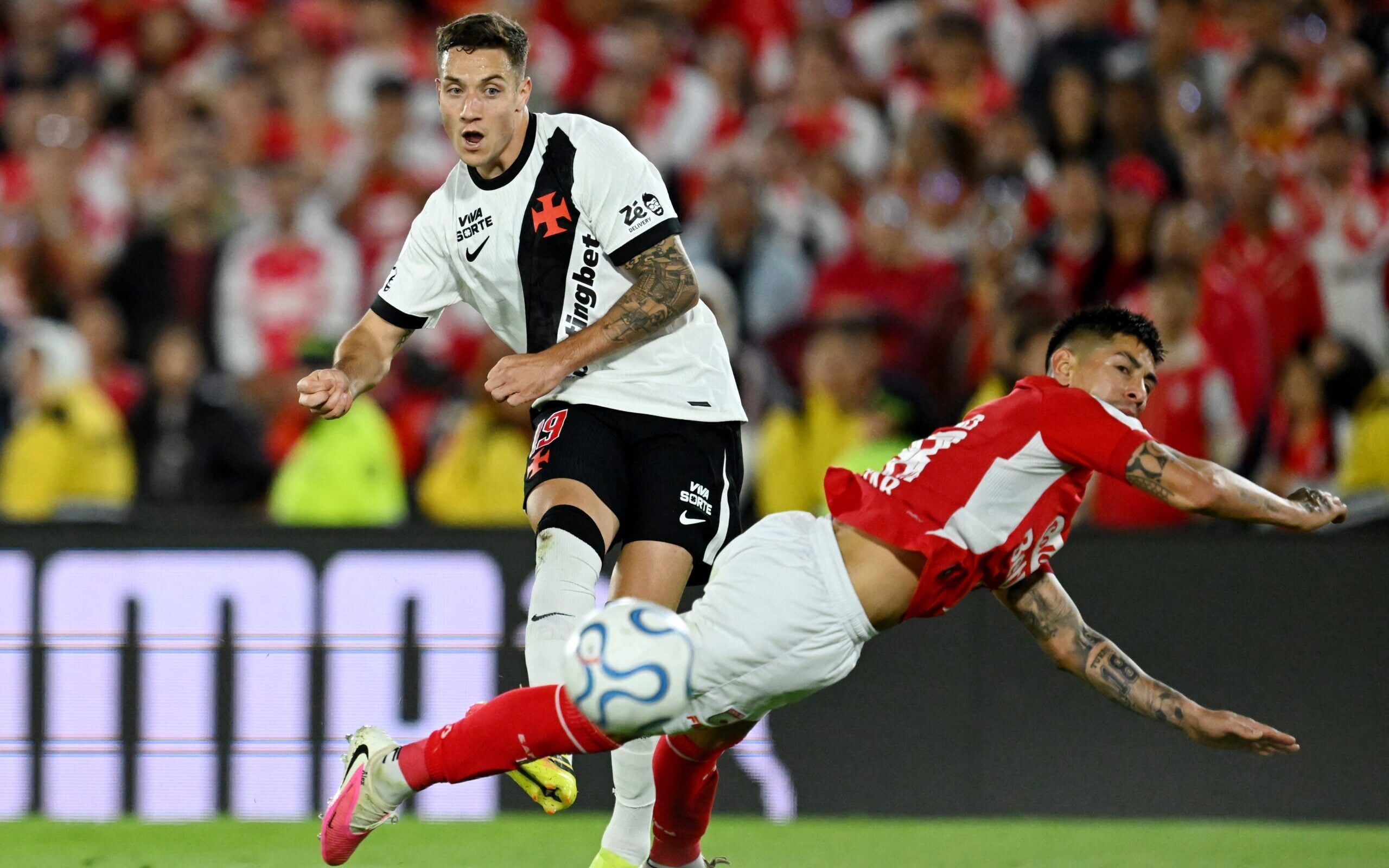 Terça-feira agitada no futebol: jogos decisivos nas copas e clássicos europeus