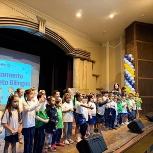 Ensino bilíngue chega a escolas municipais de Belo Horizonte com método inovador
