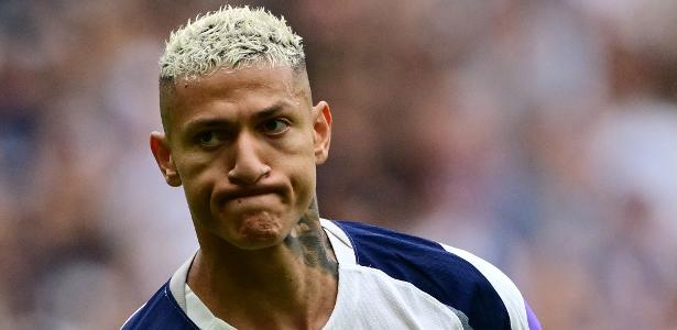 Richarlison segue no Tottenham de forma incerta após janela de transferências
